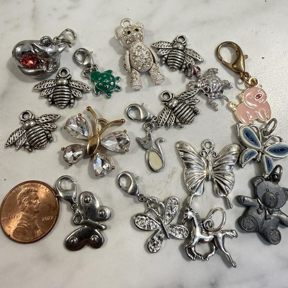 17 pc Animal Bugs Butterfly Turtle Bear Charms Pendant Craft Jewelry Making Lot